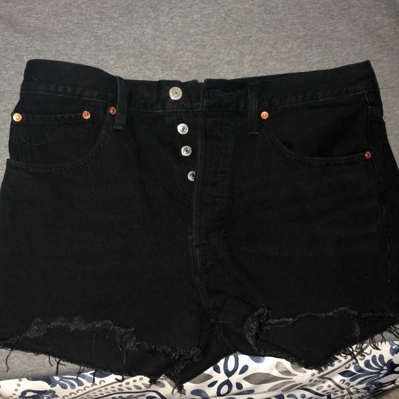 Levi's Pants - Perfect Condition Levi Shorts (fits small) Levi's Pants - Perfect Condition Levi Shorts (fits small)